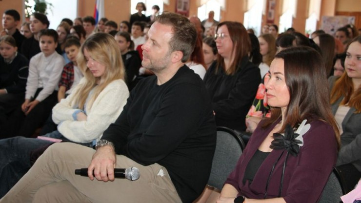 Звездный гость дал полезные советы школьникам из Вышнего Волочка - новости ТИА