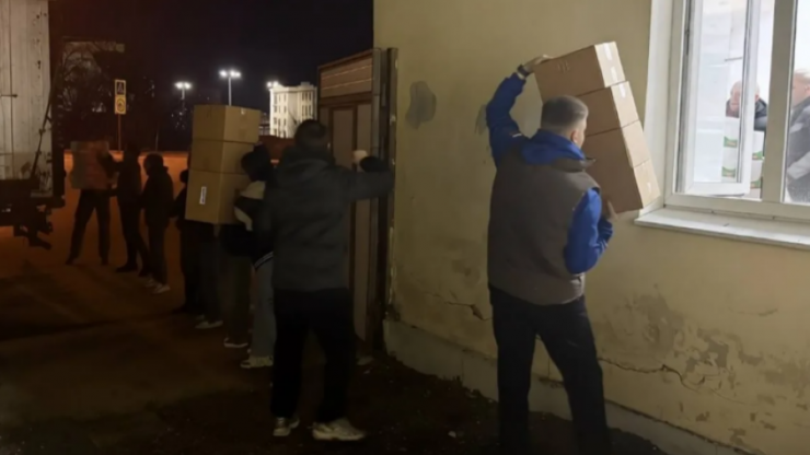 В Твери многодетным семьям раздадут 3,5 тонны снеков - новости ТИА