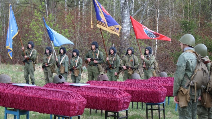В Тверской области торжественно захоронили останки солдат Красной Армии - новости ТИА