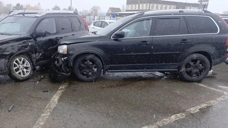В Тверской области попытка проскочить перед фурой закончилась для водителя ДТП - новости ТИА