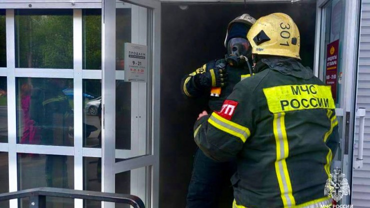 В Твери горел магазин на улице Паши Савельевой - новости ТИА