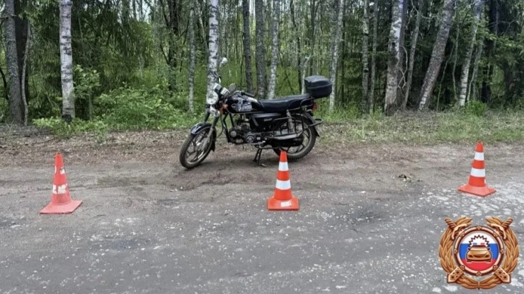 Под Тверью мужчина упал с мопеда при заносе - новости ТИА