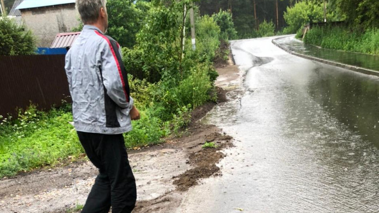 В Твери после ремонта дороги заливает частный дом - народные новости ТИА