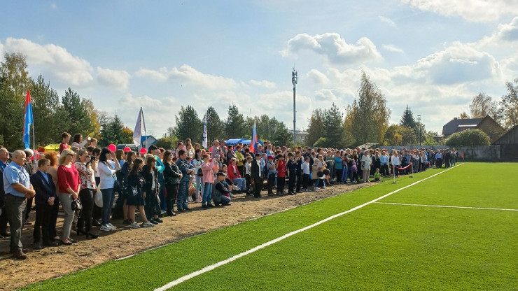 В поселке Сонково отремонтировали  футбольное поле стадиона "Локомотив" - новости ТИА