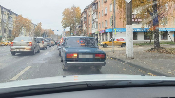 В Твери задержали водителя, который перевозил ящик контрафактной водки - новости ТИА