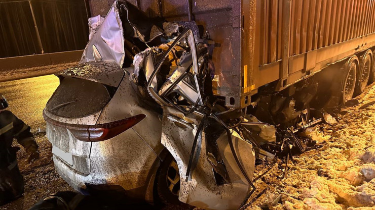 В Тверской области погиб водитель легковой машины после столкновения с фурой - новости ТИА