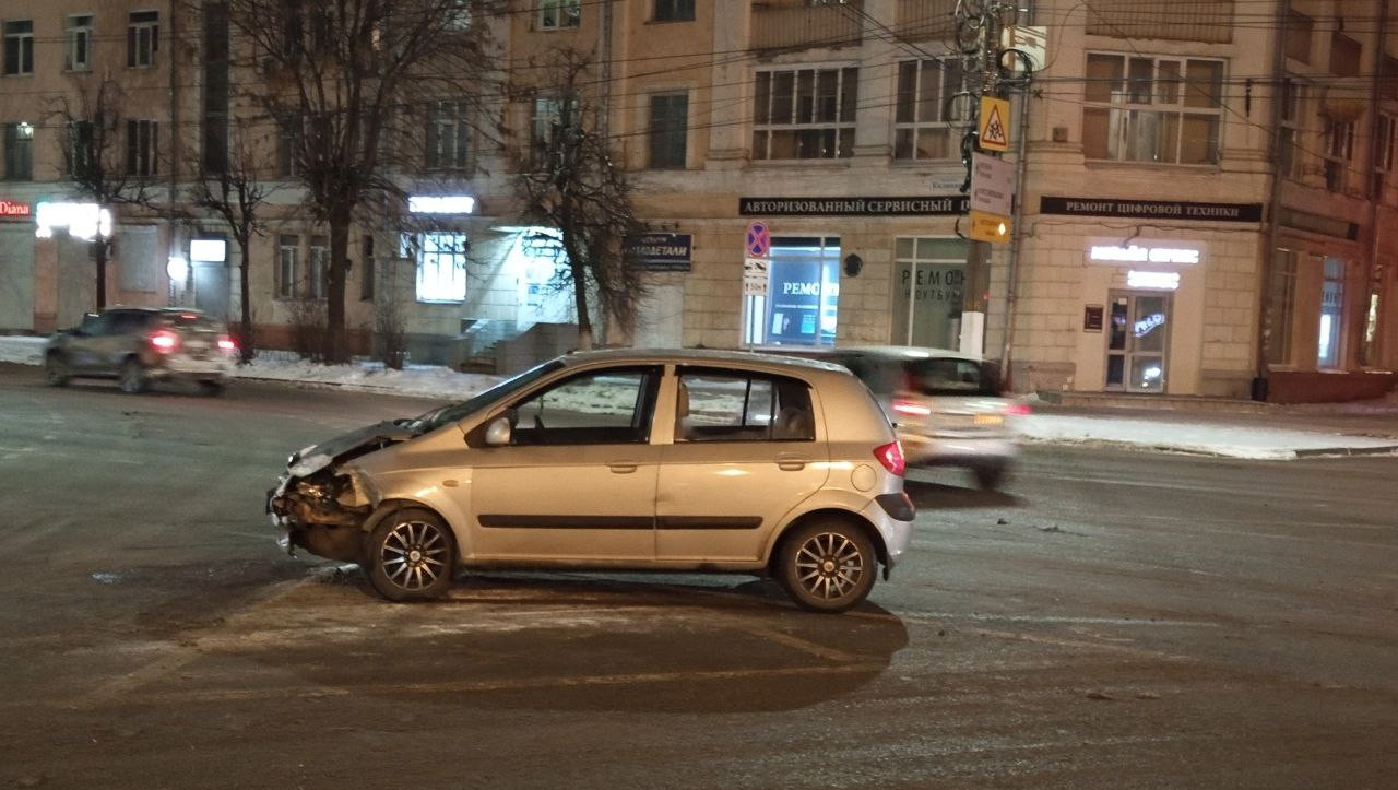 Появились видео и подробности аварии в Пролетарском районе Твери - ТИА