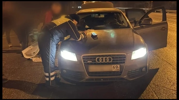 Под Тюменью остановили автомобиль с тверской пропиской и крупной партией наркотиков - новости ТИА