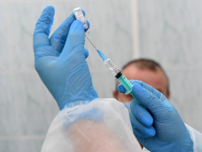 Минздрав продлил срок годности вакцине "Спутник V" - Новости ТИА