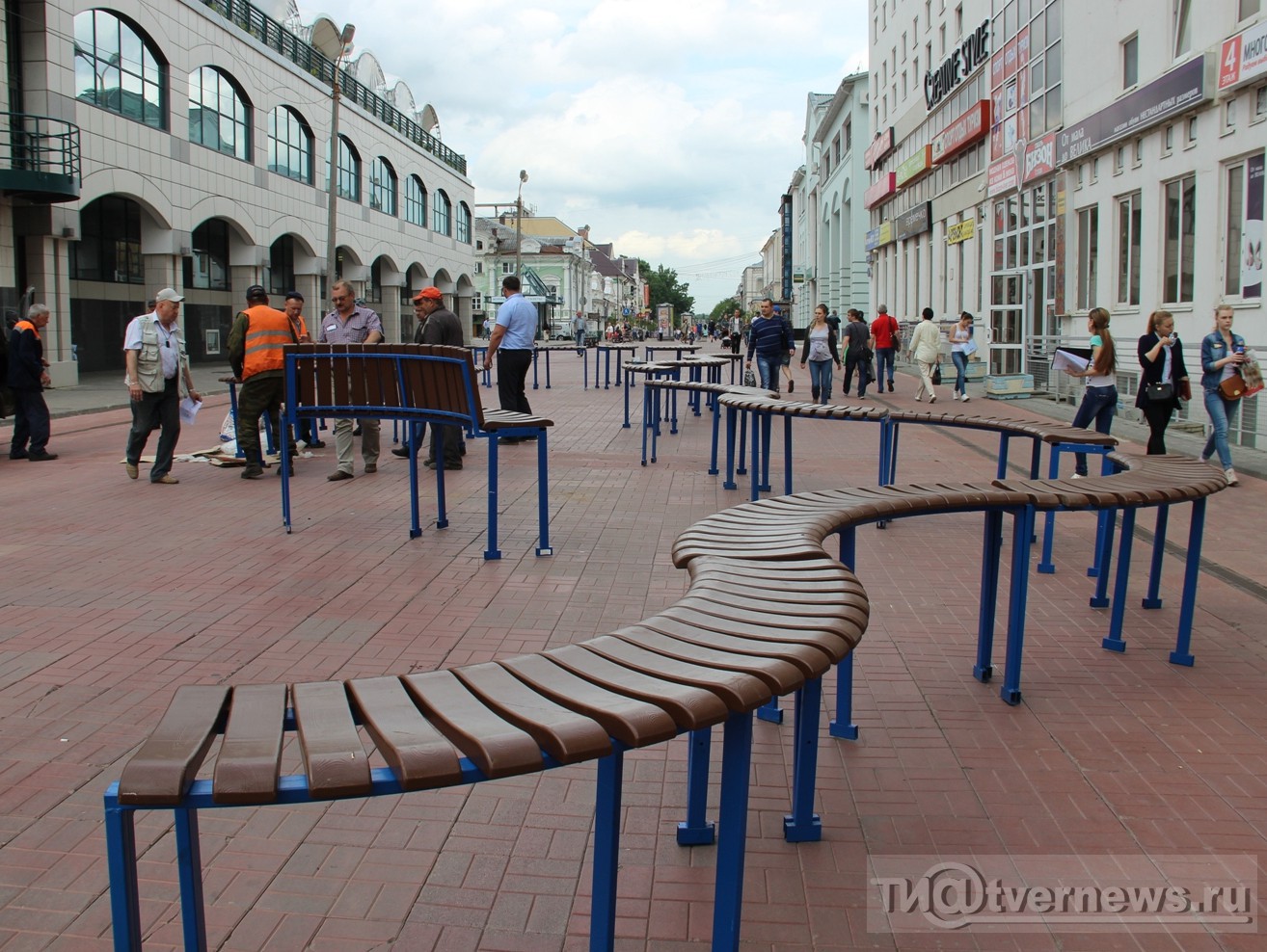 Москва Арбат скамейки