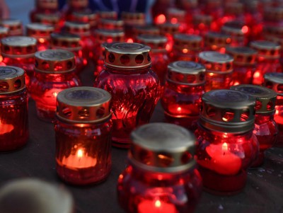 В Твери  у Обелиска Победы зажгли свечи памяти - новости ТИА