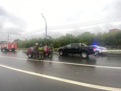 Три авто столкнулись на съезде с Восточного моста в Твери - новости ТИА