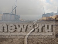 В Твери загорелся огромный склад строительных материалов - Новости ТИА