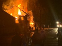 В Торопце пожарного задели горящие доски, которые упали с полыхающего здания - новости ТИА