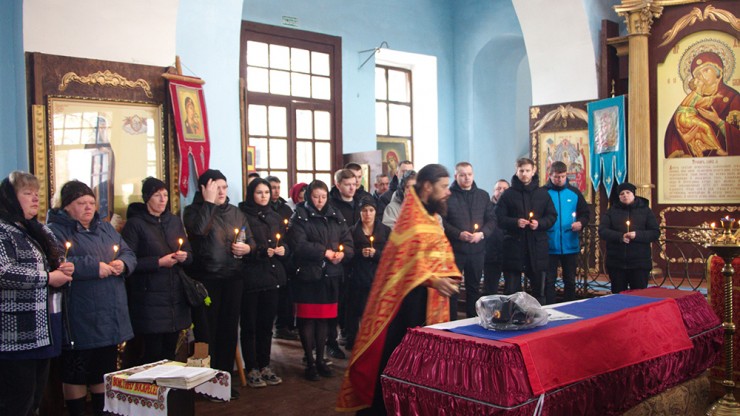 В Тверской области с воинскими почестями похоронили бойца, погибшего на СВО - новости ТИА