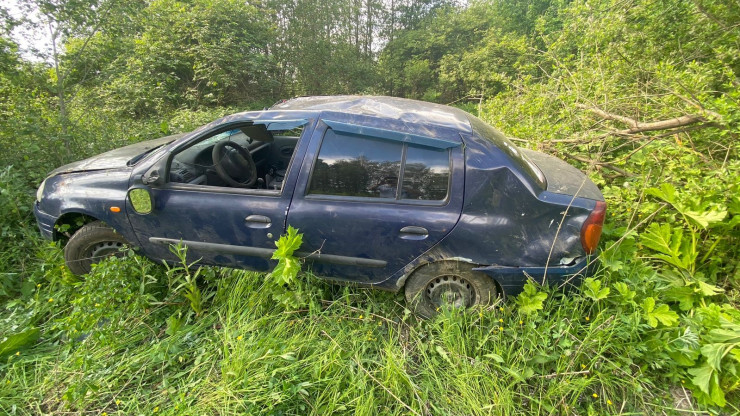В Тверской области машина улетела в кювет, пострадали два ребёнка и водитель - новости ТИА