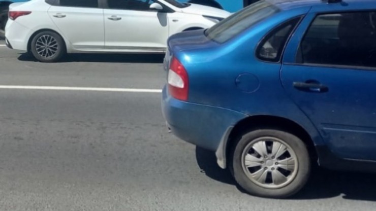 В Твери мужчина из ревности порезал шины на чужом авто - новости ТИА