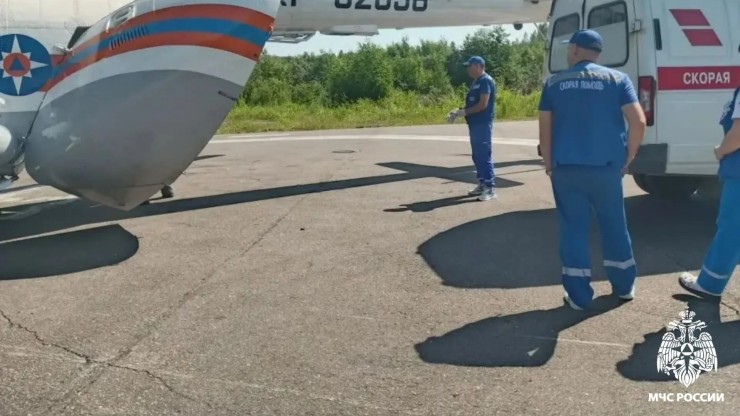 В Тверь на вертолете МЧС экстренно привезли пациентов из Нелидовского округа - новости ТИА