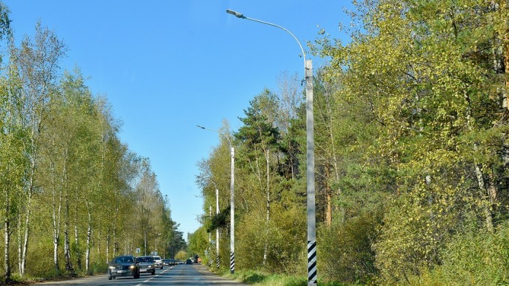Новые опоры освещения монтируют в Твери - новости ТИА