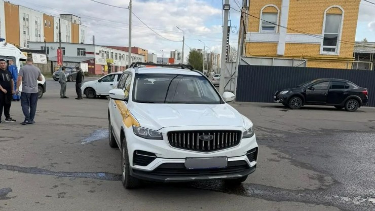В Твери на автомойке внедорожник сбил пятилетнего ребенка - новости ТИА