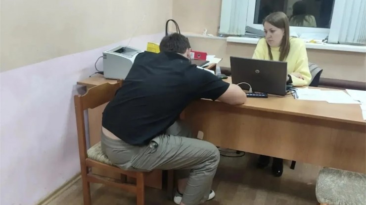 Задержан хулиган, который катался с автоматом на свадьбе в Вышнем Волочке - новости ТИА
