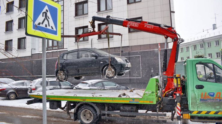 В Твери штрафуют водителей за парковку на местах для инвалидов - новости ТИА