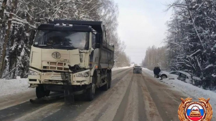 Появились подробности и видео момента страшной аварии на дороге в Тверской области - новости ТИА
