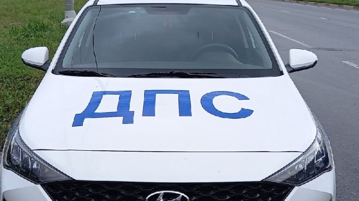В деревне в Тверской области столкнулись Mitsubishi и BMW - новости ТИА