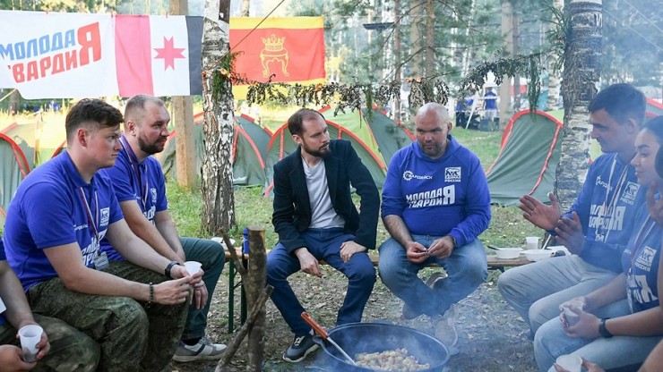 Виталий Королев пообщался с тверскими молодогвардейцами о будущем - новости ТИА