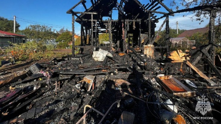 Под Тверью пожар уничтожил жилой дом: пострадал ребенок - новости ТИА