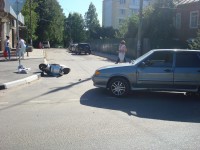 В Торжке скутерист врезался в ВАЗ - Новости ТИА