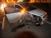 В Твери пьяная женщина, водительский стаж которой менее года, уснула за рулём и врезалась в дерево   - Новости ТИА