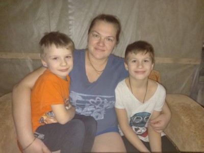 Семье из Тверской области помогли восстановить дом, сгоревший из-за урагана - Новости ТИА