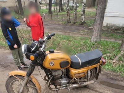 В Тверской области инспекторы ДПС остановили 13-летнего мотоциклиста - Новости ТИА