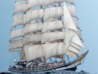 Торжокские золотошвеи подарили экипажу фрегата "Паллада" икону покровителя моряков  - Новости ТИА