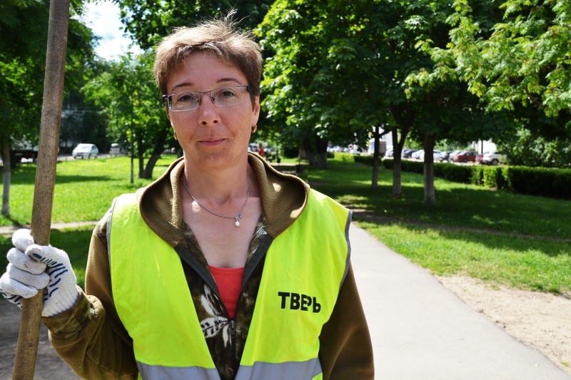 Вакансии тверь свежие. Тверь дворник. Дворники Тверского района. Одноклассники Светлана дворник. МБУ Зеленстрой Тверь за́рплата дворника.