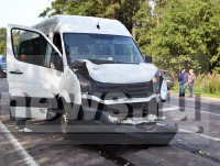 В Твери маршрутка на скорости въехала в джип, пострадала пассажирка - Новости ТИА