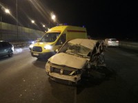 Под Тверью пьяный водитель на Рено влетел в грузовик    - Новости ТИА