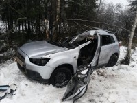 На федеральной трассе в Тверской области иномарка улетела в кювет и опрокинулась - Новости ТИА