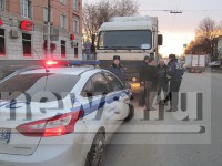 В Твери под колеса МАЗа попал мужчина - Новости ТИА