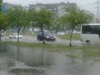 Тверь затопило: улицы по колено в воде, торговые центры заливает - Новости ТИА