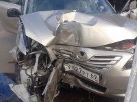 18-летний водитель, который сбил в Твери женщину и девочку на тротуаре, свою вину признал. Уголовное дело направлено в суд - Новости ТИА