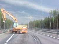 В Тверской области после ДТП ковш экскаватора задел двух дорожных рабочих, после аварии госпитализировано 4 человека - Новости ТИА