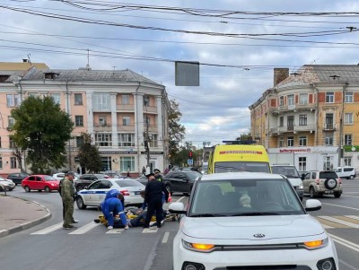 В Твери сбили пешехода на самокате - новости ТИА