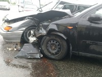 В Твери в результате столкновения трех машин пострадали два человека - Новости ТИА