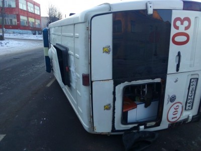 В Тверской области после ДТП перевернулась машина скорой помощи  - новости ТИА