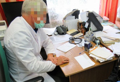Медперсонал районной больницы подделывал записи о вакцинации от COVID-19 - новости ТИА
