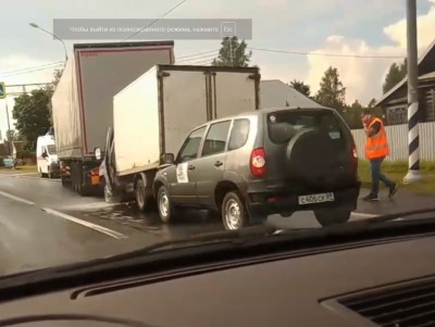 В Тверской области перед пешеходным переходом столкнулись три автомобиля - новости ТИА