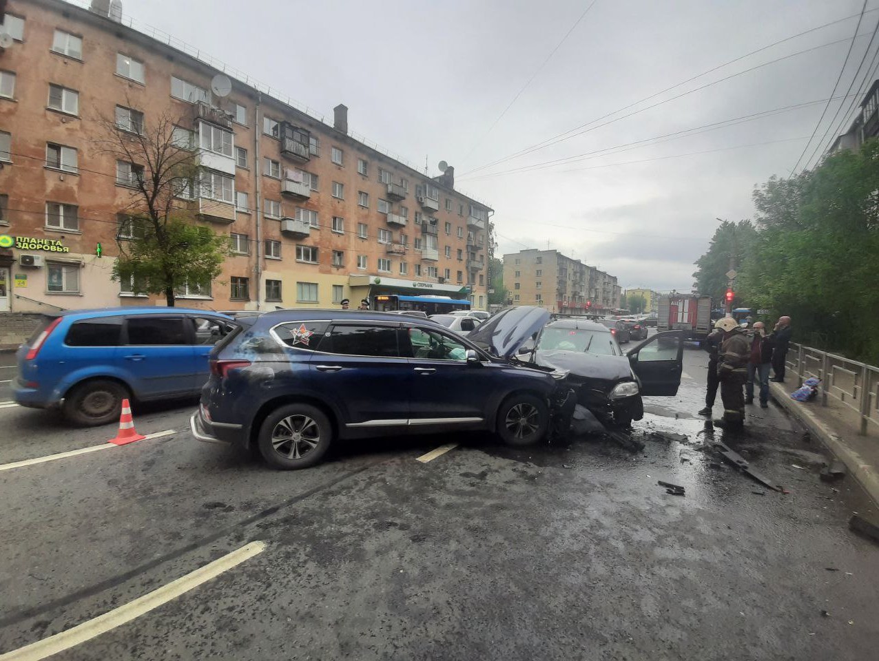 В Твери в двойном ДТП на Волоколамском проспекте столкнулись три автомобиля  - ТИА