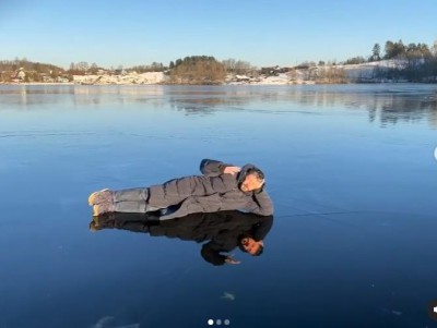 Дизайнер Артемий Лебедев лежал на тонком льду Селигера - Новости ТИА